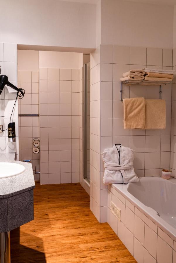 Hotel Blauer Engel Aue  Exteriör bild