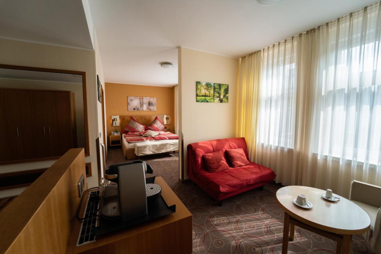 Hotel Blauer Engel Aue  Exteriör bild